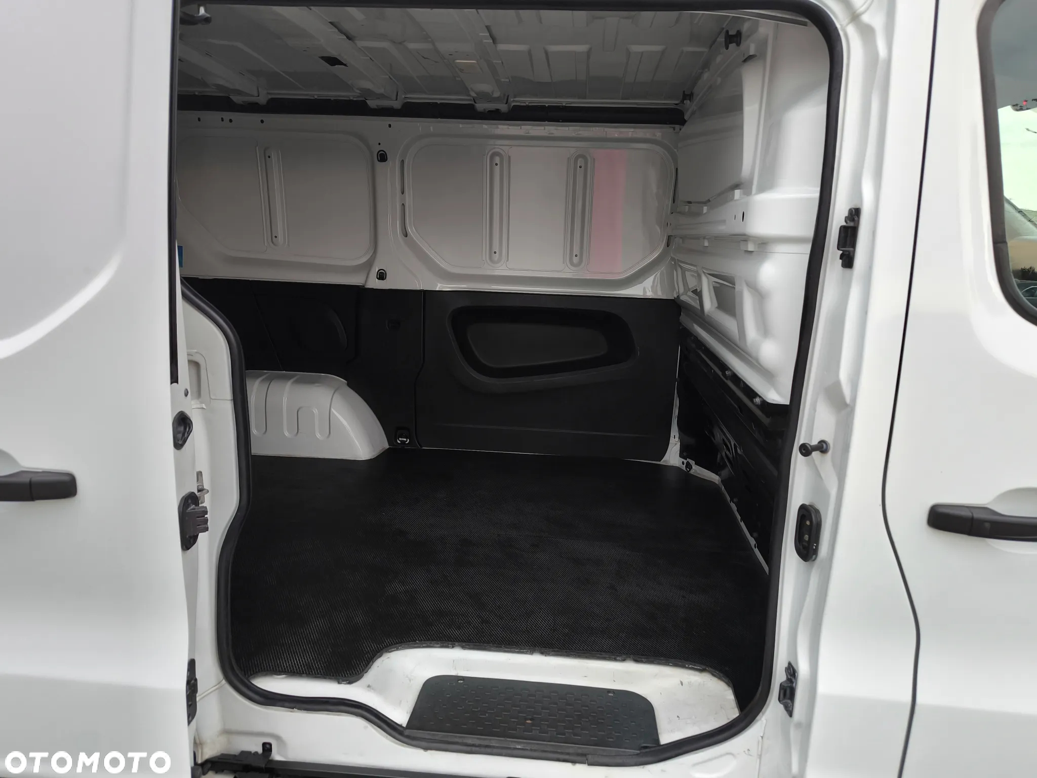 Renault Trafic - 12