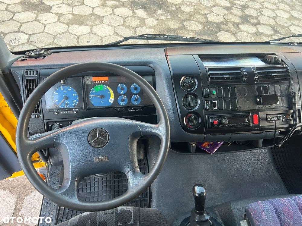 Mercedes-Benz ATEGO 815 LAWETA NA 2 AUTA / WCIĄGARKA Z PILOTEM / POMOC DROGOWA Z NAJAZDAMI / BARDZO ŁADNY STAN / OŚWIETLENIE OSTRZEGAWCZE / KABINA SYPIALNA !! - 29