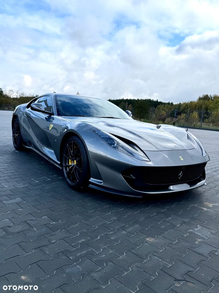 Ferrari 812 Superfast - 1