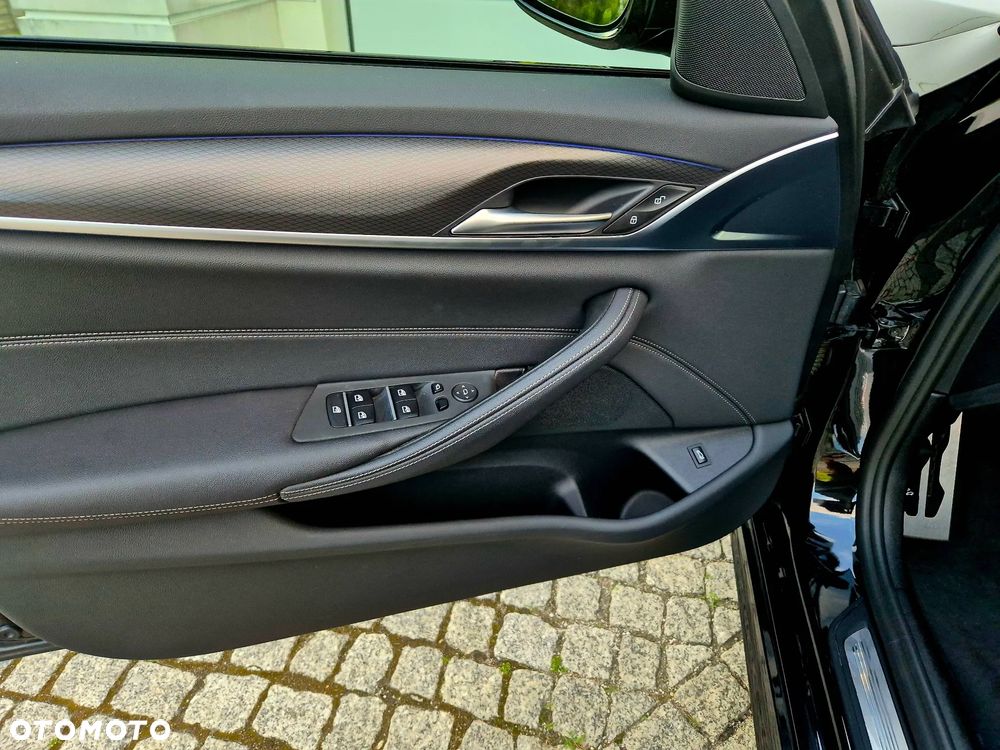 BMW Seria 5 520d xDrive mHEV M Sport sport - 12