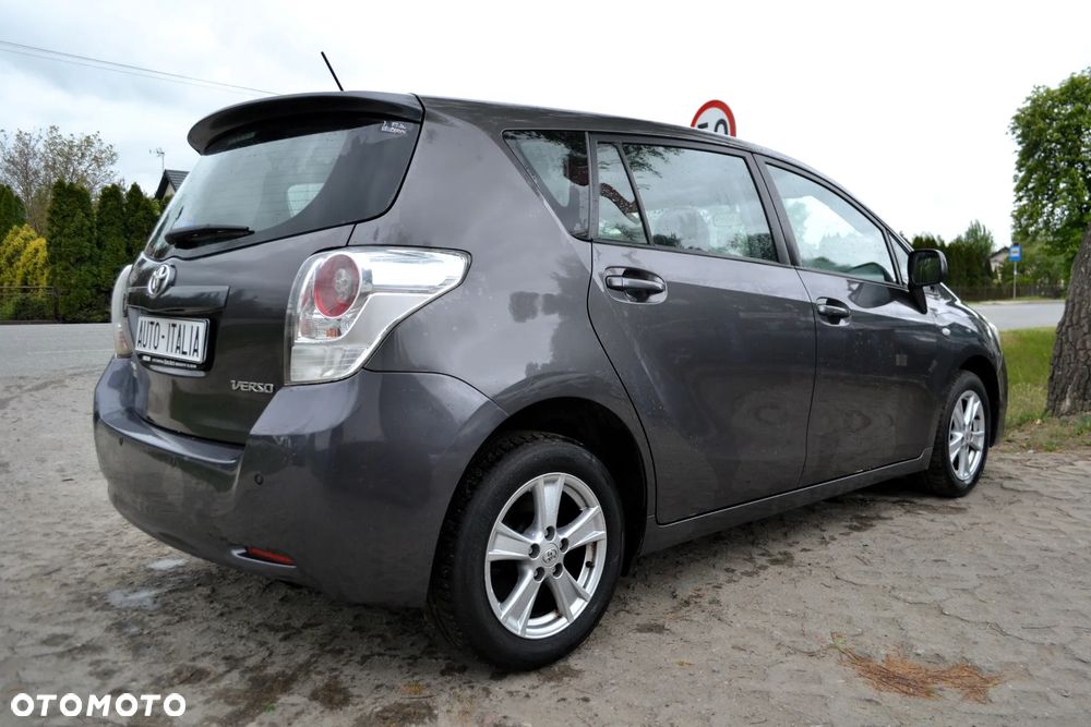 Toyota Verso 2.0 D-4D - 4