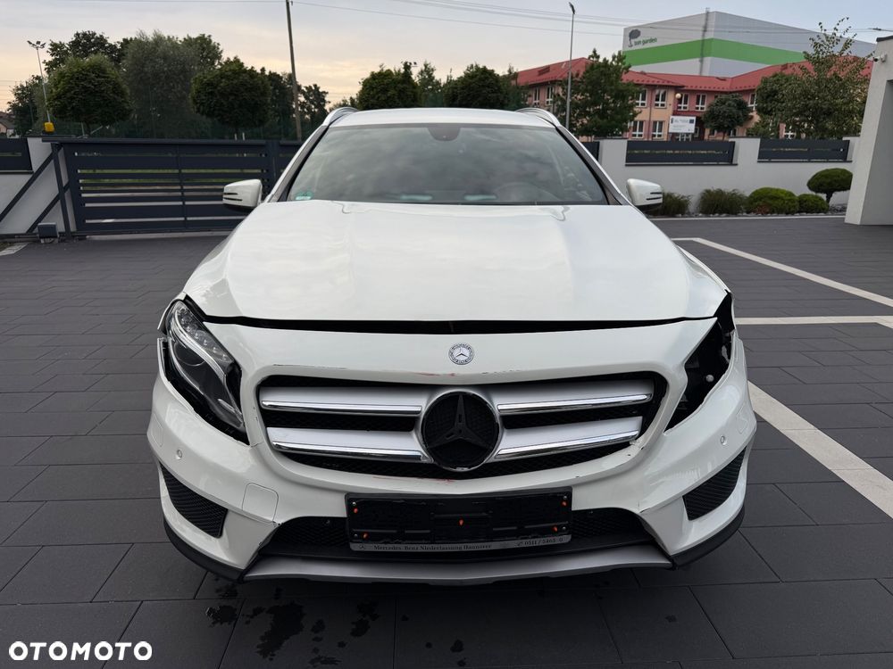 Mercedes-Benz GLA 200 AMG Line - 14