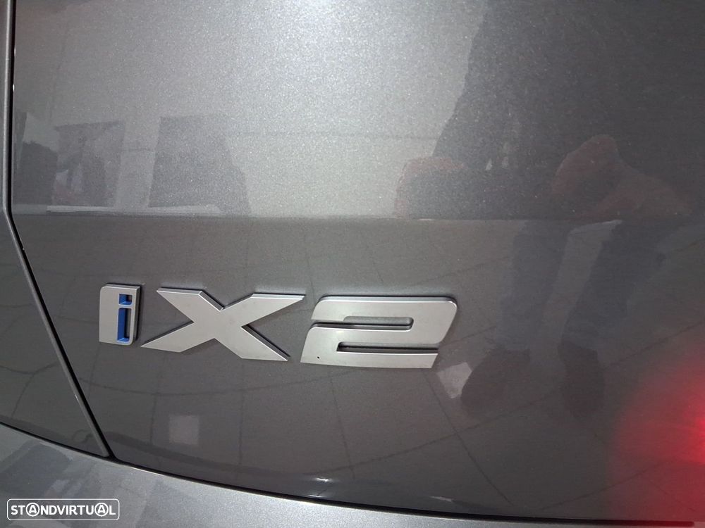 BMW iX2 eDrive20 Pack Desportivo M - 29