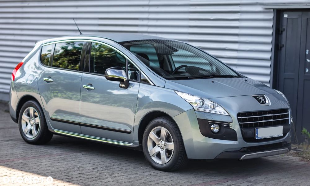 Peugeot 3008 Hybrid4 - 11