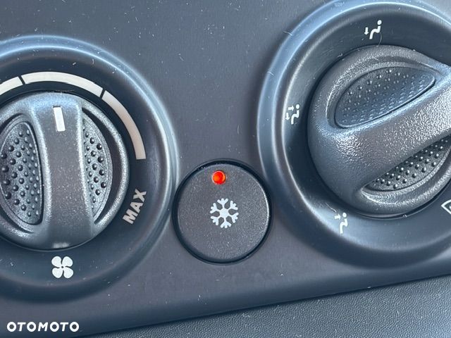 Iveco EUROCARGO 120E25 KONTENER + WINDA - 16