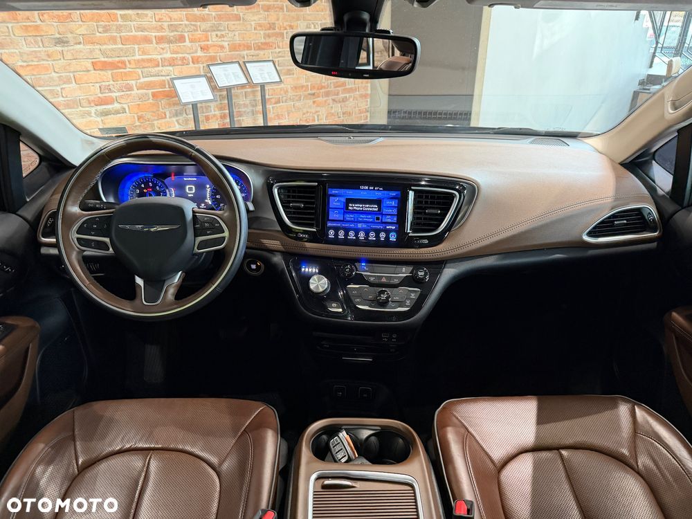 Chrysler Pacifica - 13