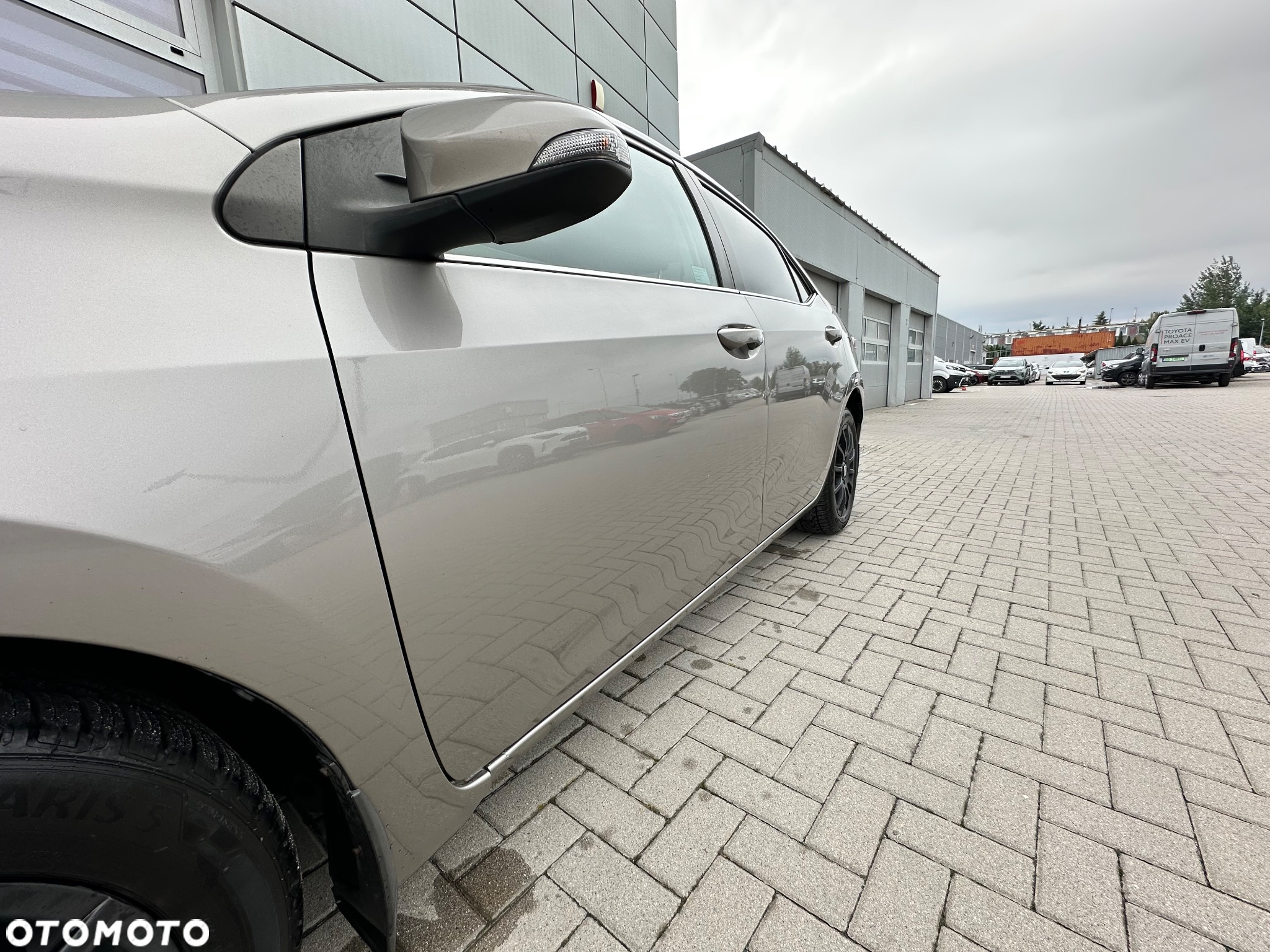 Toyota Corolla 1.6 Premium - 16