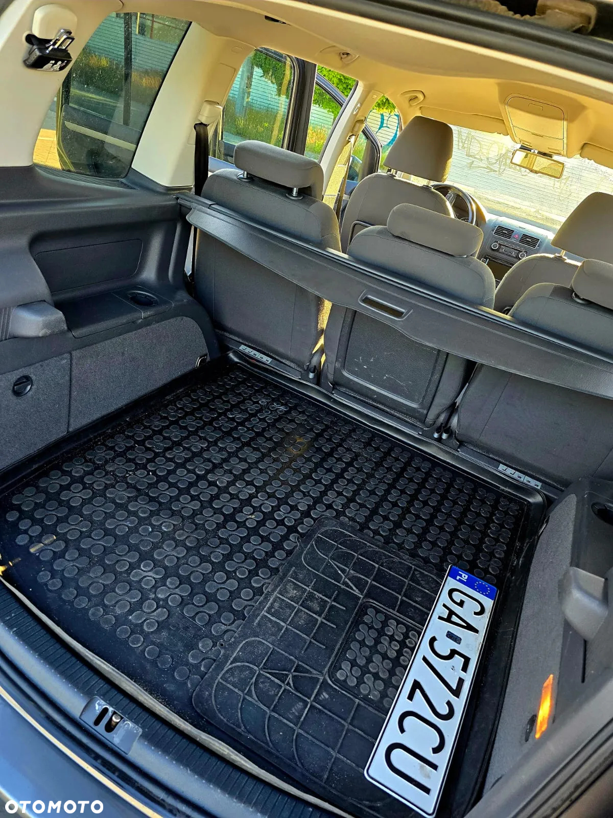 Volkswagen Touran 1.6 TDI DPF BlueMot Comfortline - 12