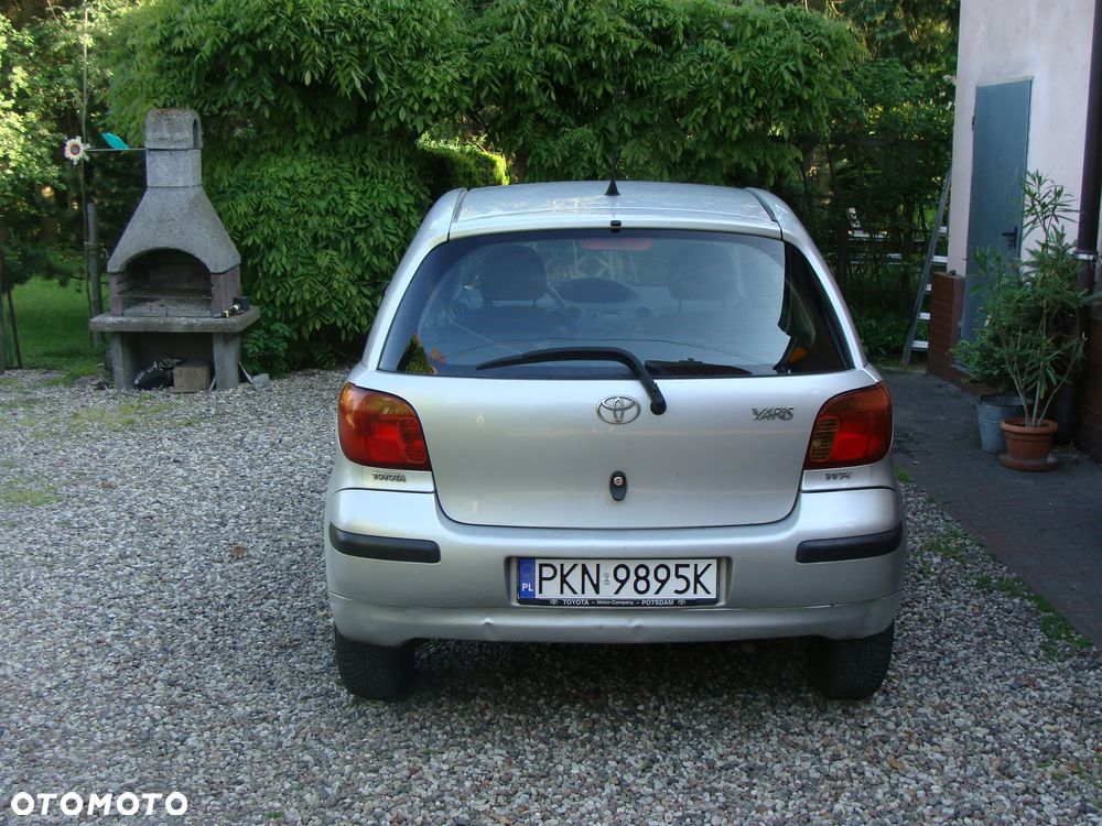 Toyota Yaris 1.0 Sol - 4