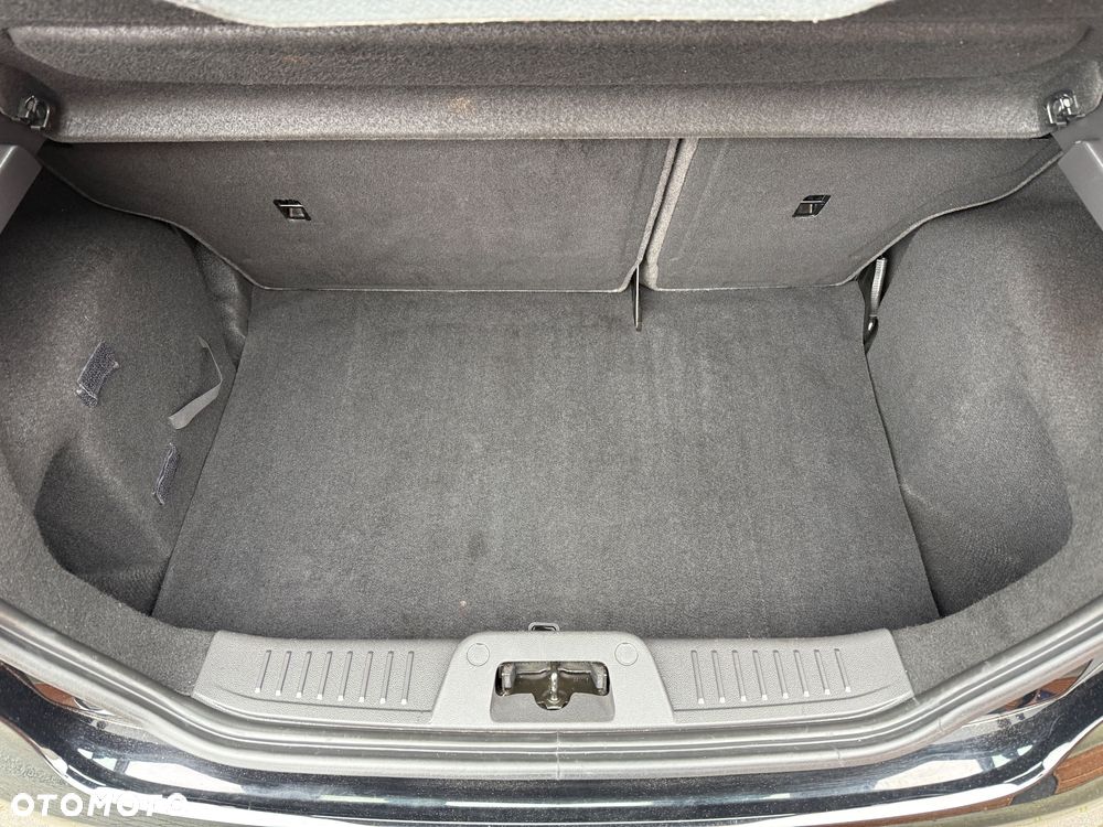 Ford Fiesta - 12