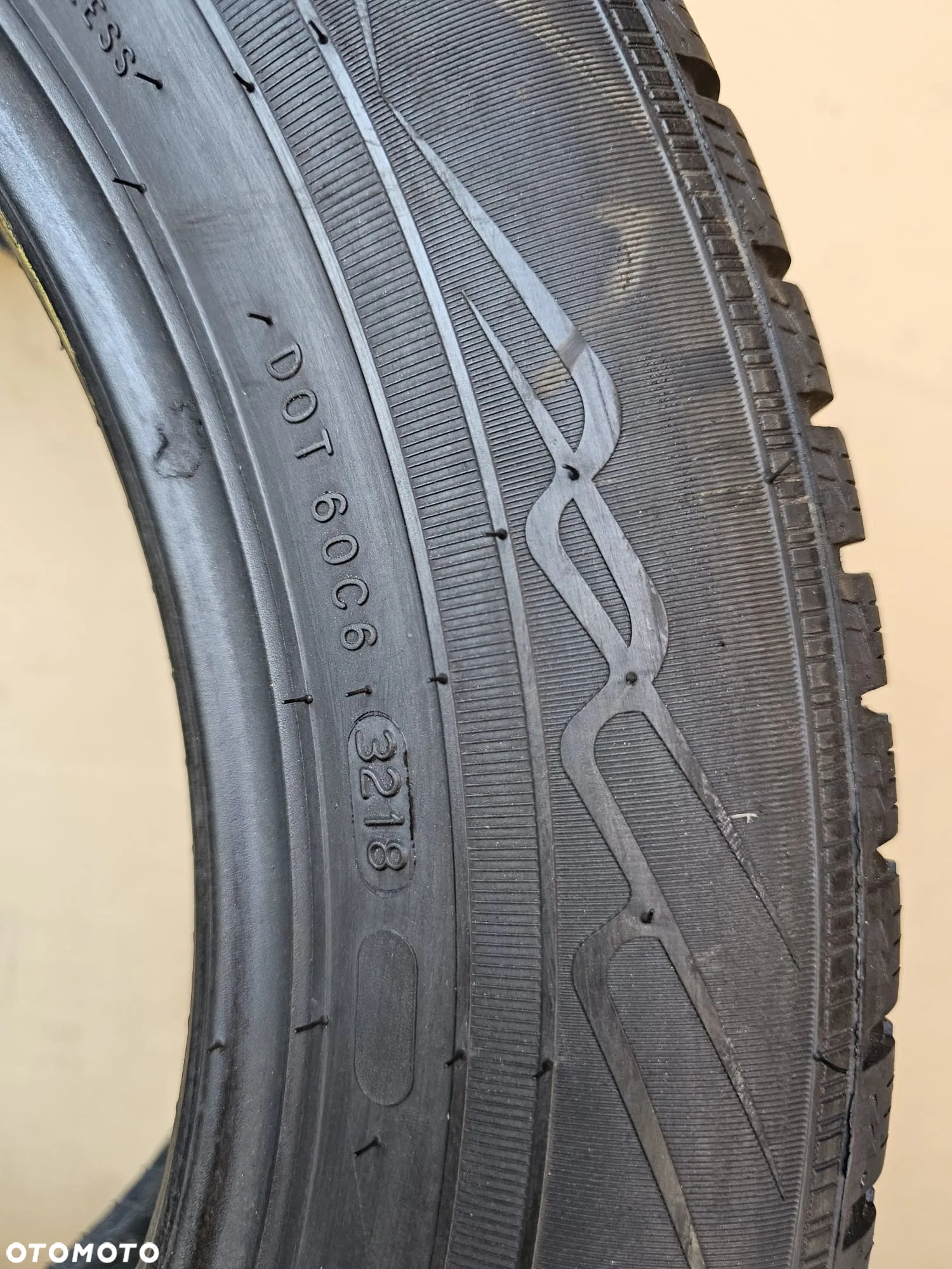 (O126) 235/55R17 103V 7,7mm 18r XL / Nokian WR A4 - 5
