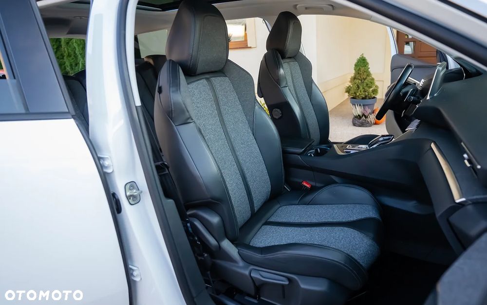 Peugeot 5008 BlueHDi 120 EAT6 Allure - 28