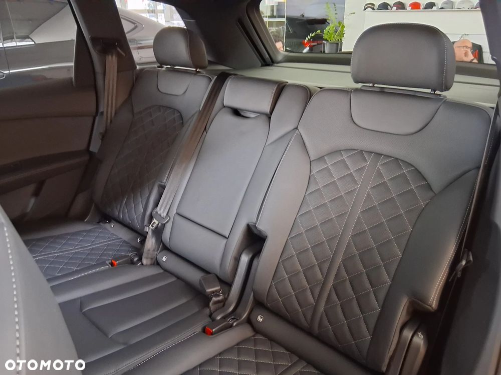 Audi Q7 60 TFSI e PHEV Quattro S Line Tiptr - 10