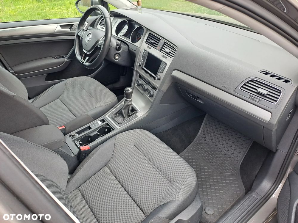 Volkswagen Golf - 12