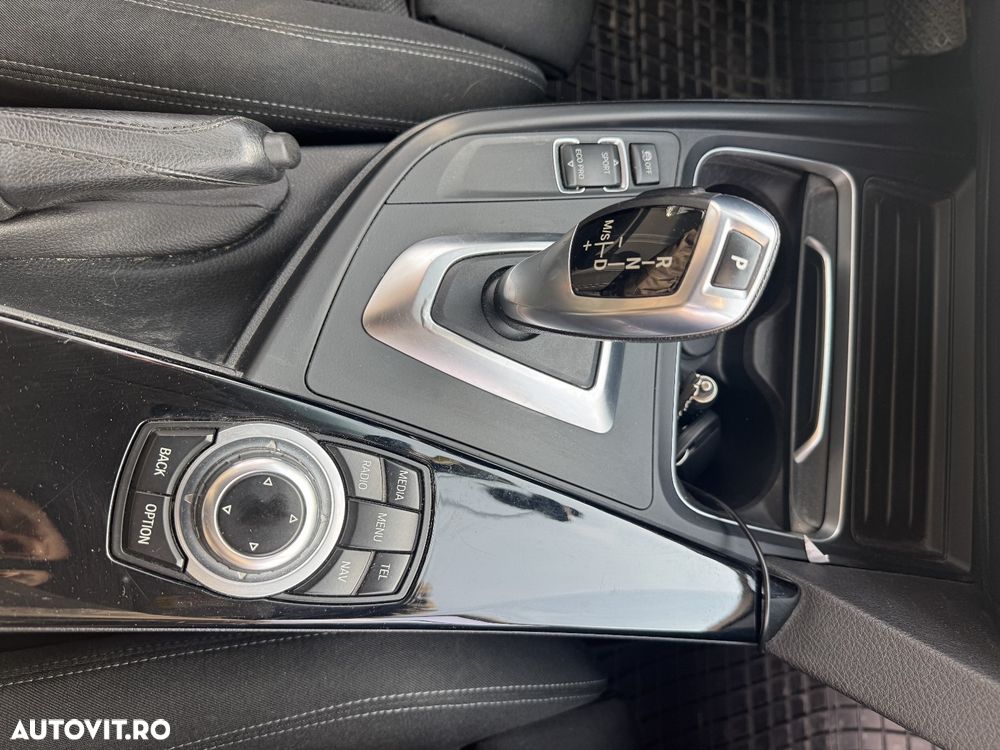 BMW Seria 3 320d Touring Aut. Sport Line - 18
