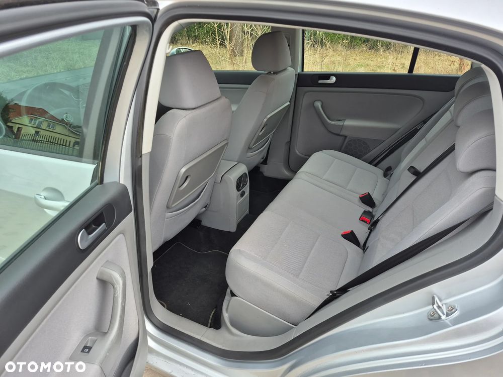 Volkswagen Golf Plus - 13