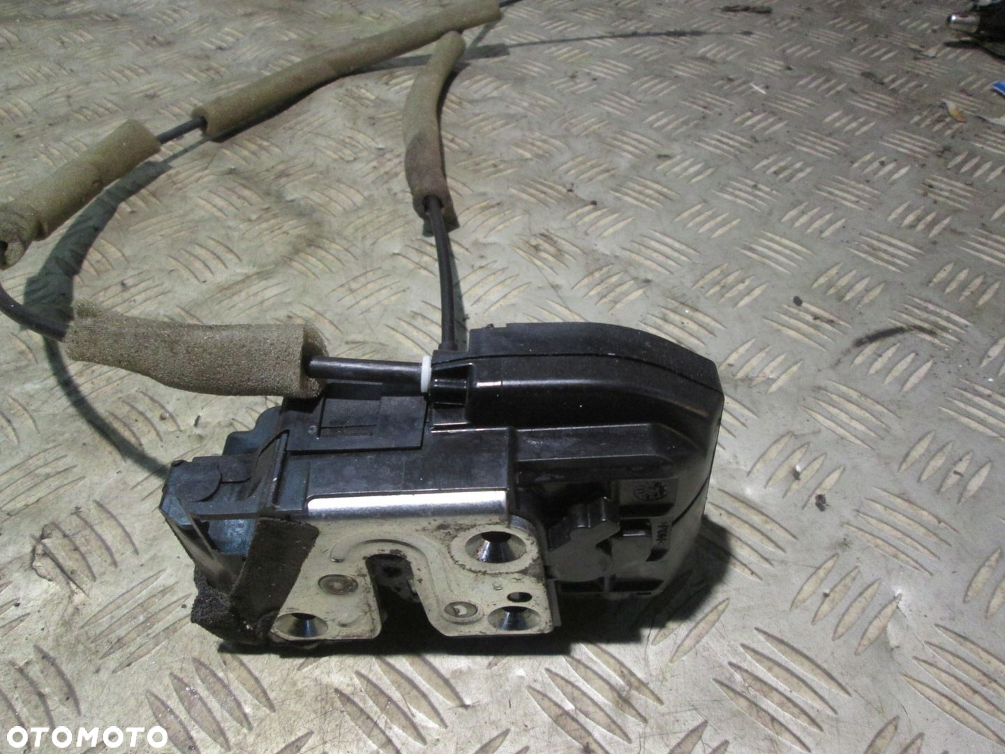 ZAMEK DRZWI PRAWY TYŁ TYLNY RENAULT KOLEOS I 07- 6 PIN - 4