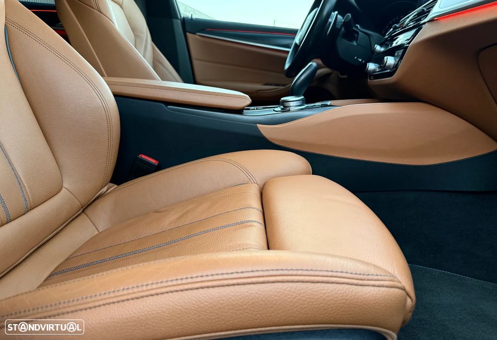 BMW 530 e Pack Desportivo M - 31