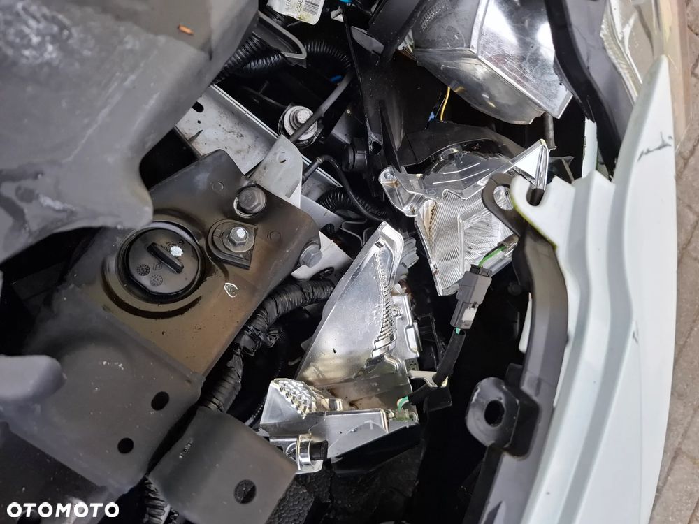 Nissan Micra 1.0 Visia Plus - 20