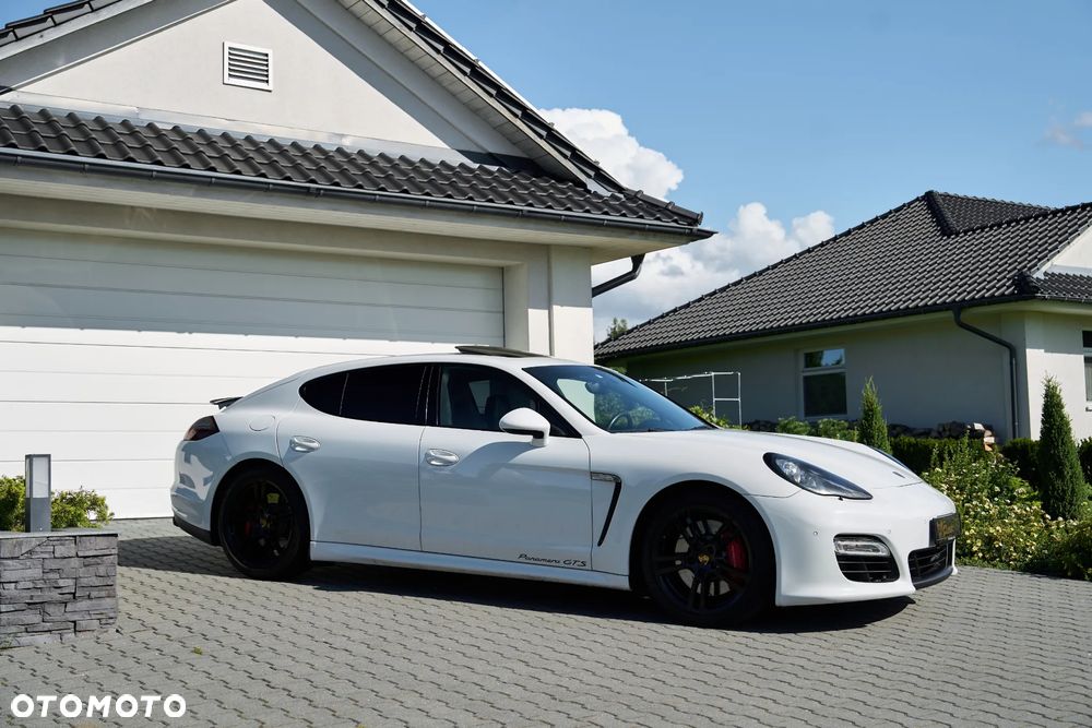 Porsche Panamera GTS - 4