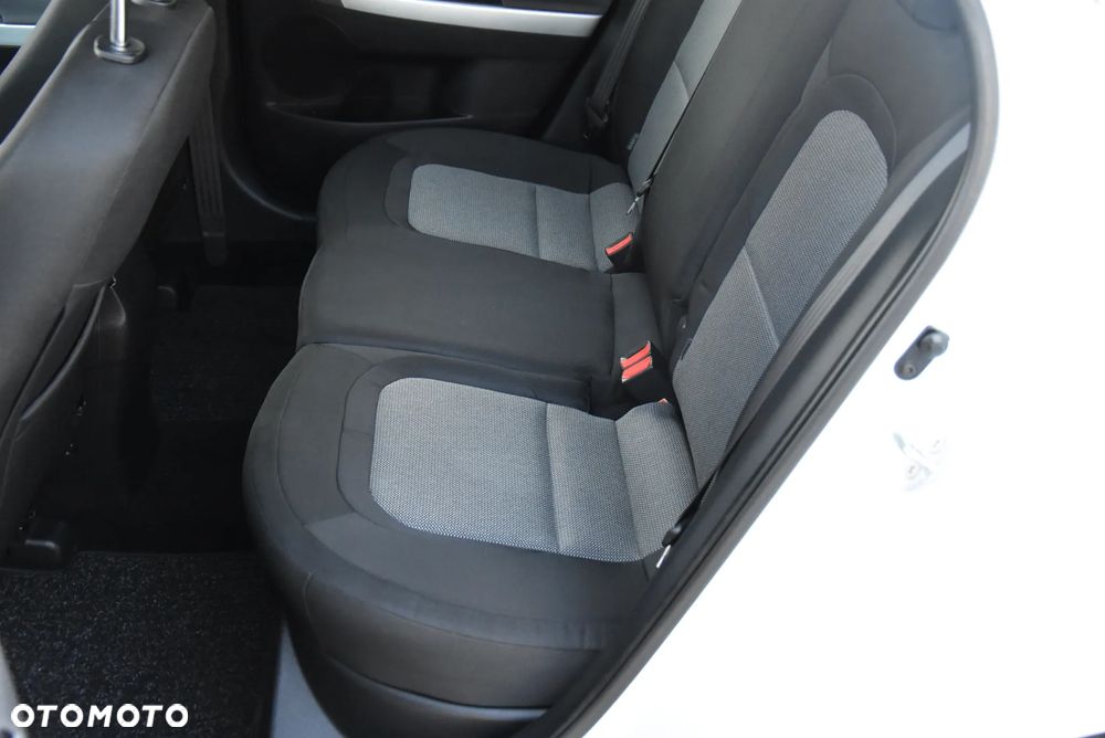 Kia Ceed 1.4 CVVT Dream-Team Edition - 26