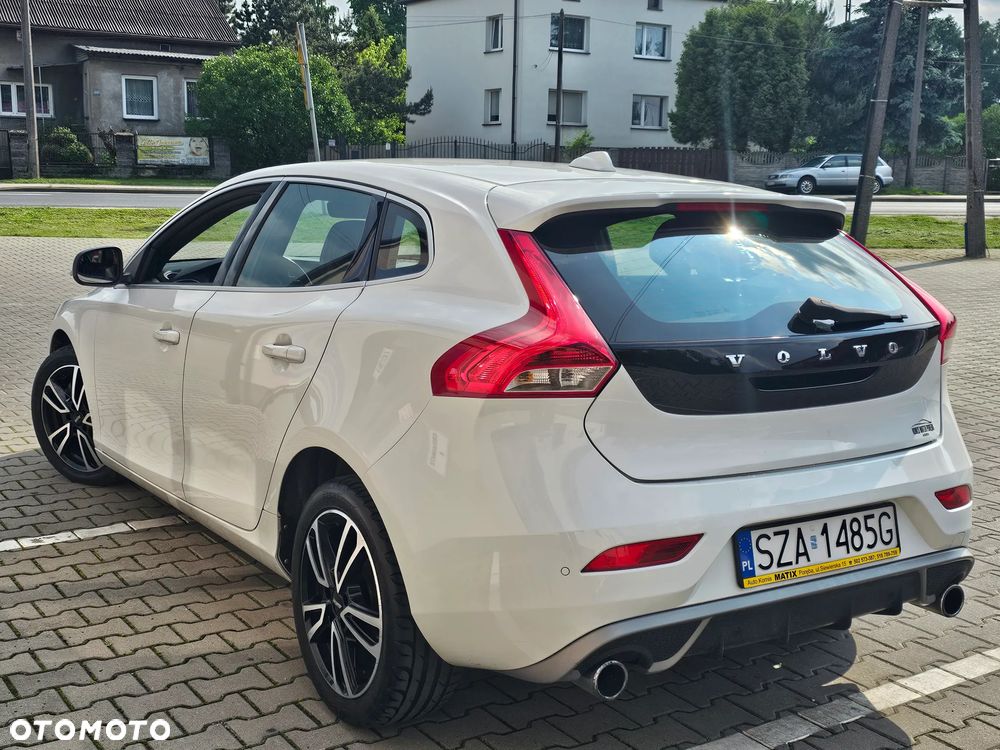 Volvo V40 D4 Drive-E R-Design Summum - 3