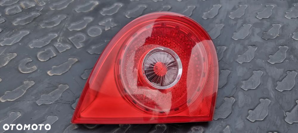 Lampa lewy tył w klapę VW GOLF V 1K6945093F  EU