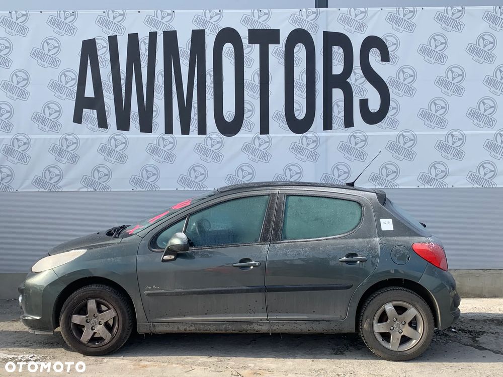 PEUGEOT 207 2008 *SAMOCHÓD NA CZĘŚCI* 4075  MASKA, LAMPA, DRZWI, LUSTERKO, ZDERZAK, GRILL, BŁOTNIK, KLAPA, BELKA, DESKA, FOTELE, KANAPA, ĆWIARTKA KIEROWNICA, TARCZE, ZACISKI, ZAWIESZENIE, KOMPLETNY PRZÓD, KOMPLETNY TYŁ, LICZNIK, ZEGARY, PRAWE LEWE PRZÓD TYŁ