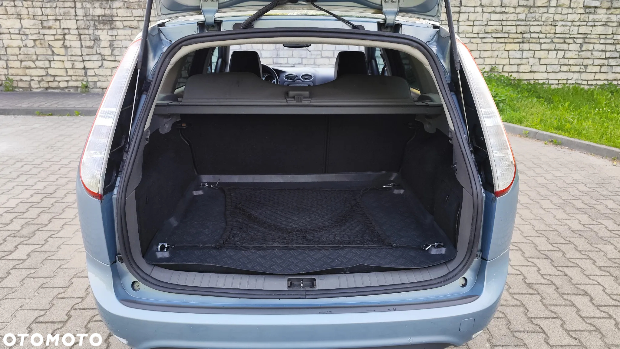 Ford Focus Turnier 2.0 16V Titanium - 13