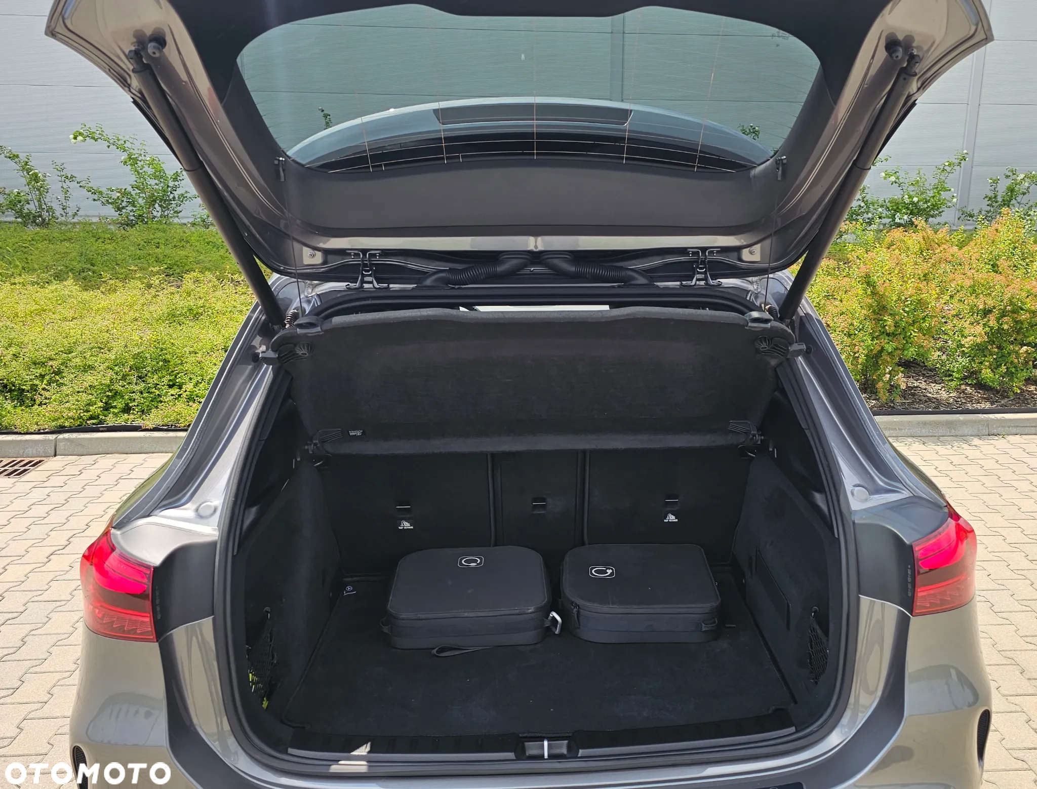 Mercedes-Benz GLA 250 e PHEV AMG Line 8G-DCT - 8