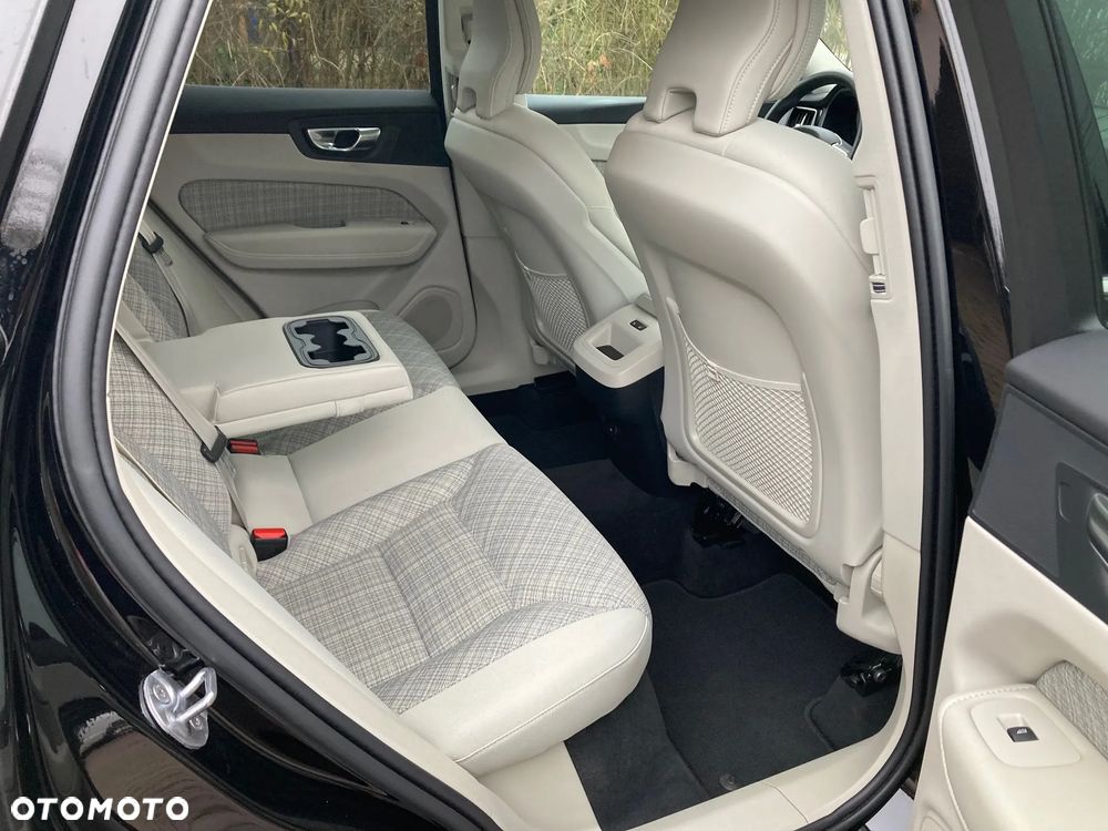 Volvo XC 60 B4 D Core - 11