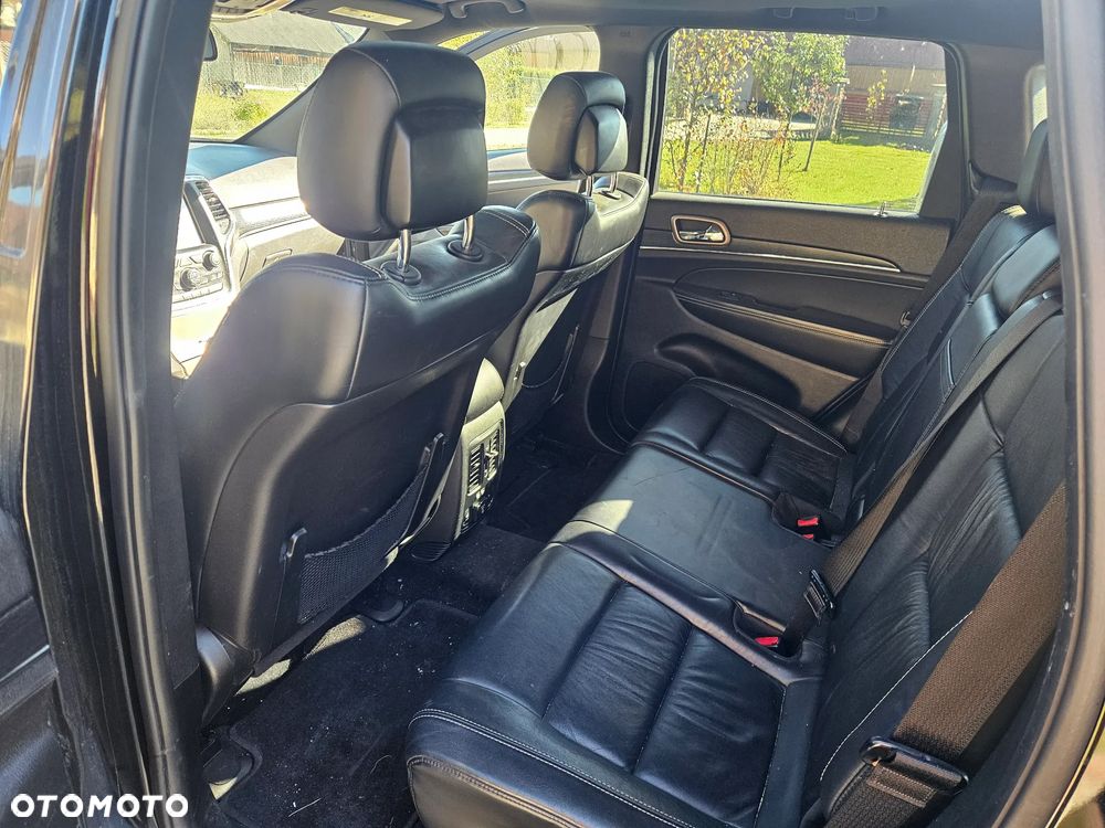 Jeep Grand Cherokee - 23