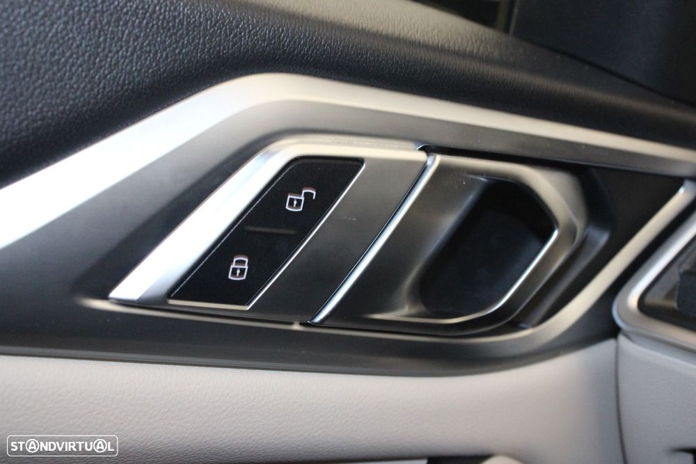 BMW i4 eDrive40 - 29