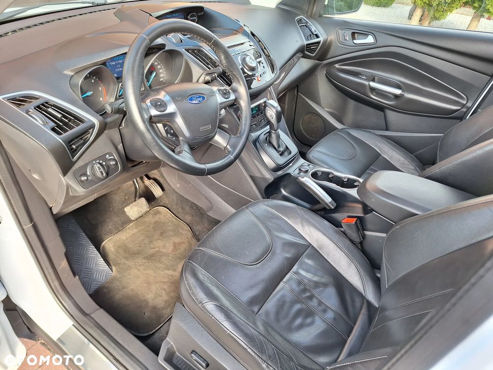 Ford Kuga - 10