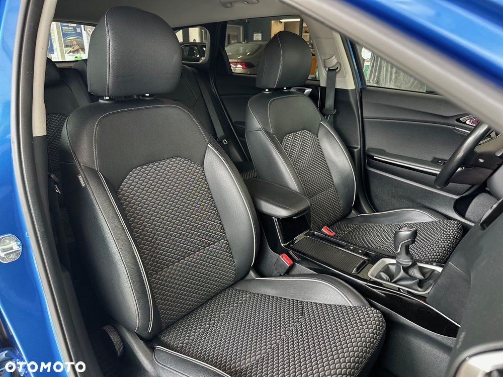 Kia Ceed 1.6 CRDi mHEV L Business Line - 12