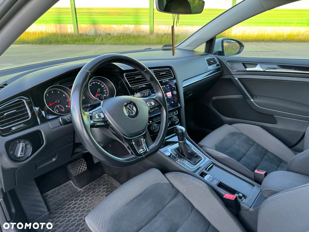 Volkswagen Golf - 27