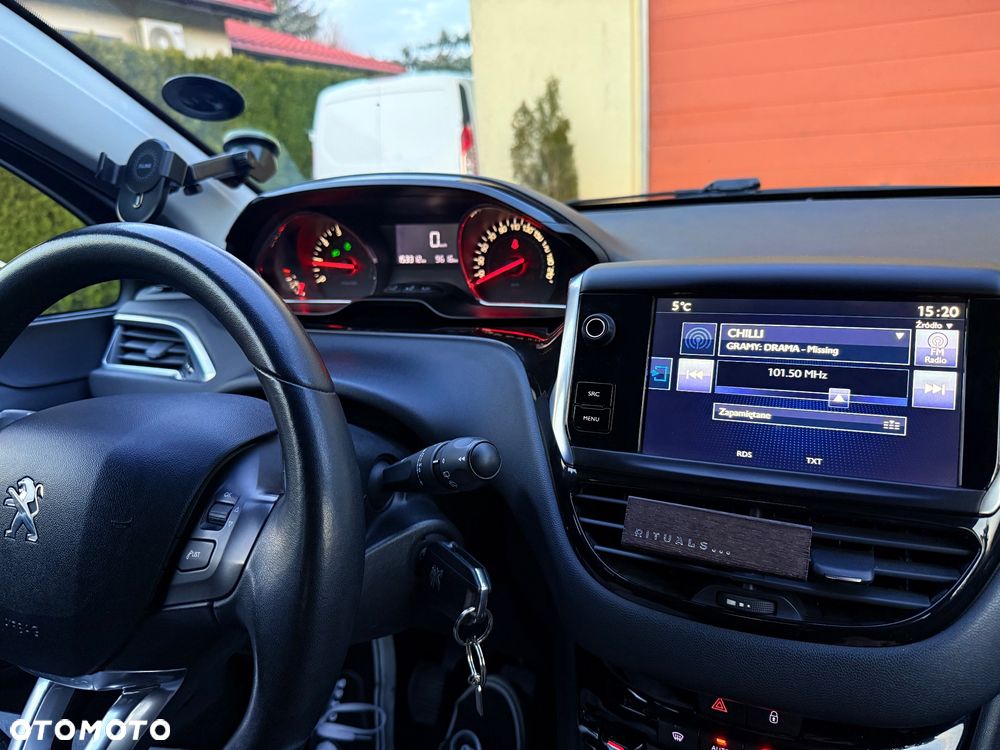 Peugeot 208 1.2 PureTech Style - 11