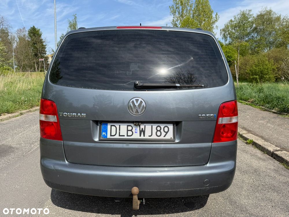 Volkswagen Touran 1.6 FSI Basis - 3