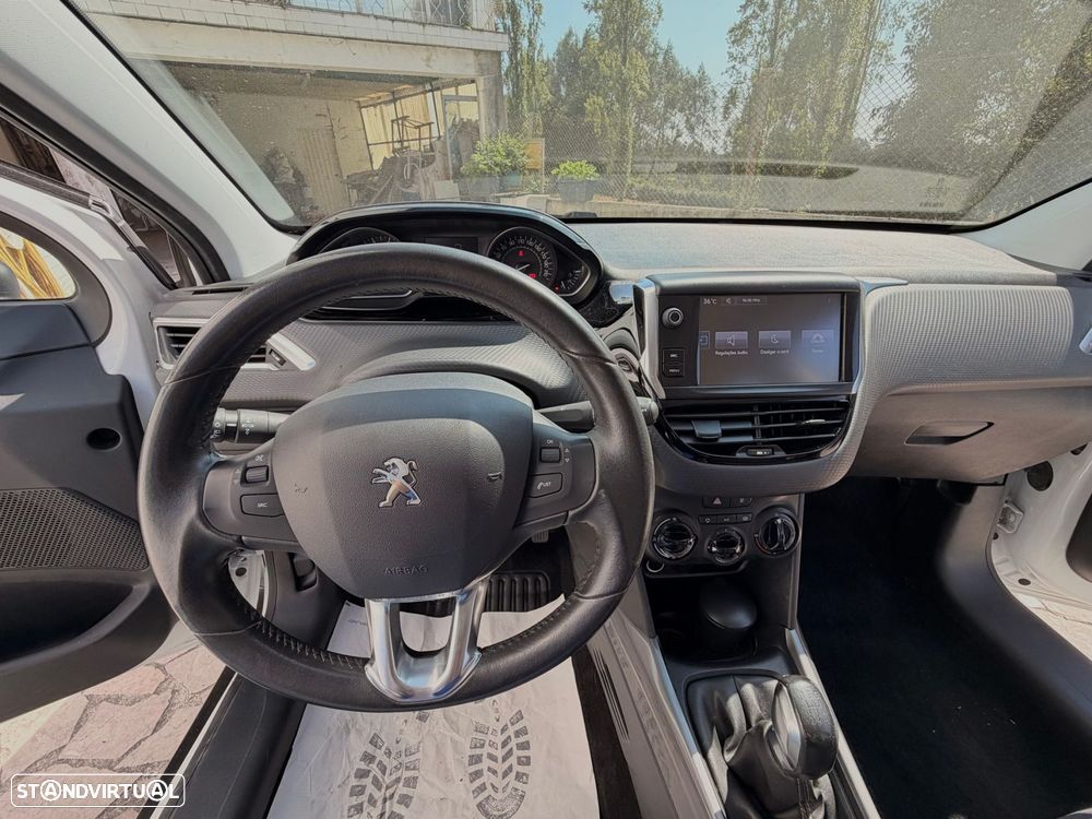 Peugeot 2008 1.2 PureTech Style - 34
