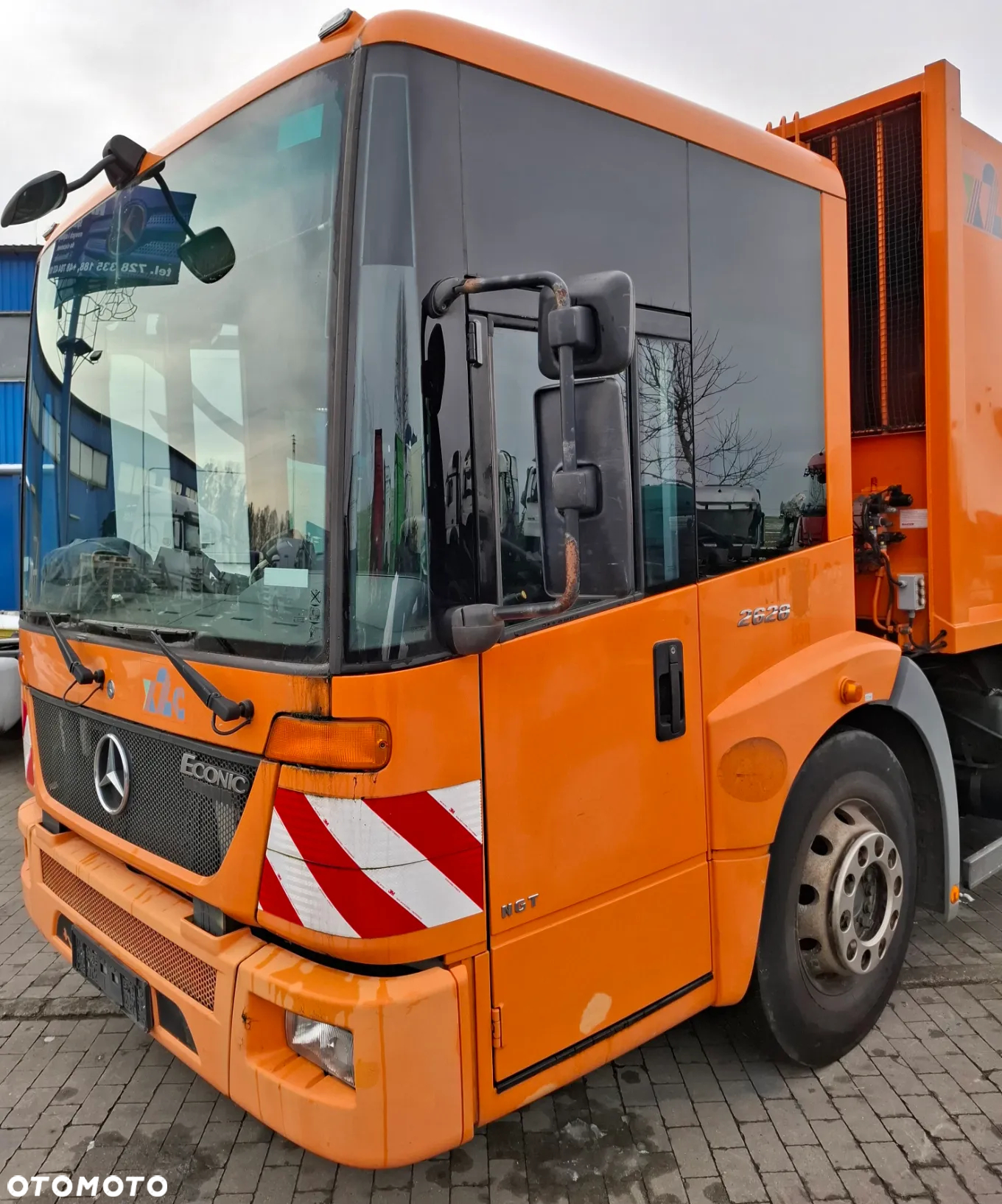 Sprzedam na CZĘŚCI Mercedesa-Benz Econic 2628 z zabudową śmieciarki HALLER - 4
