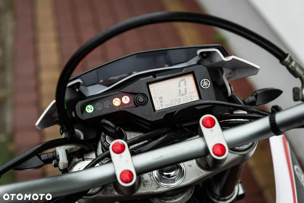 Yamaha WR - 8
