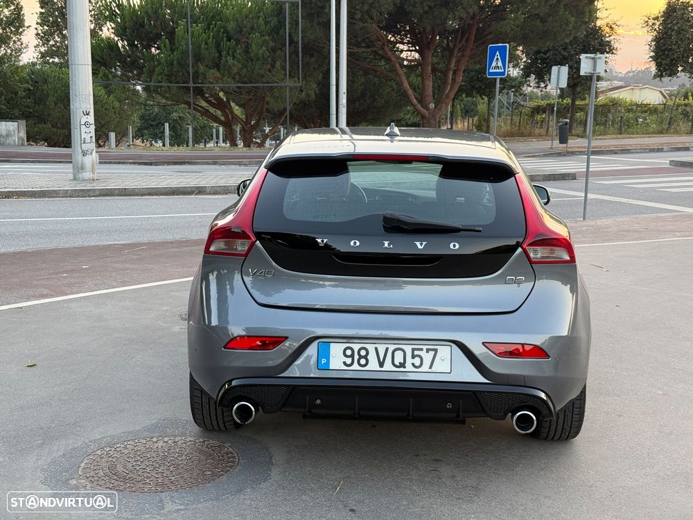 Volvo V40 D2 R Design — fotografia 7