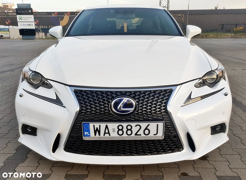 Lexus IS 300h F Sport - 15