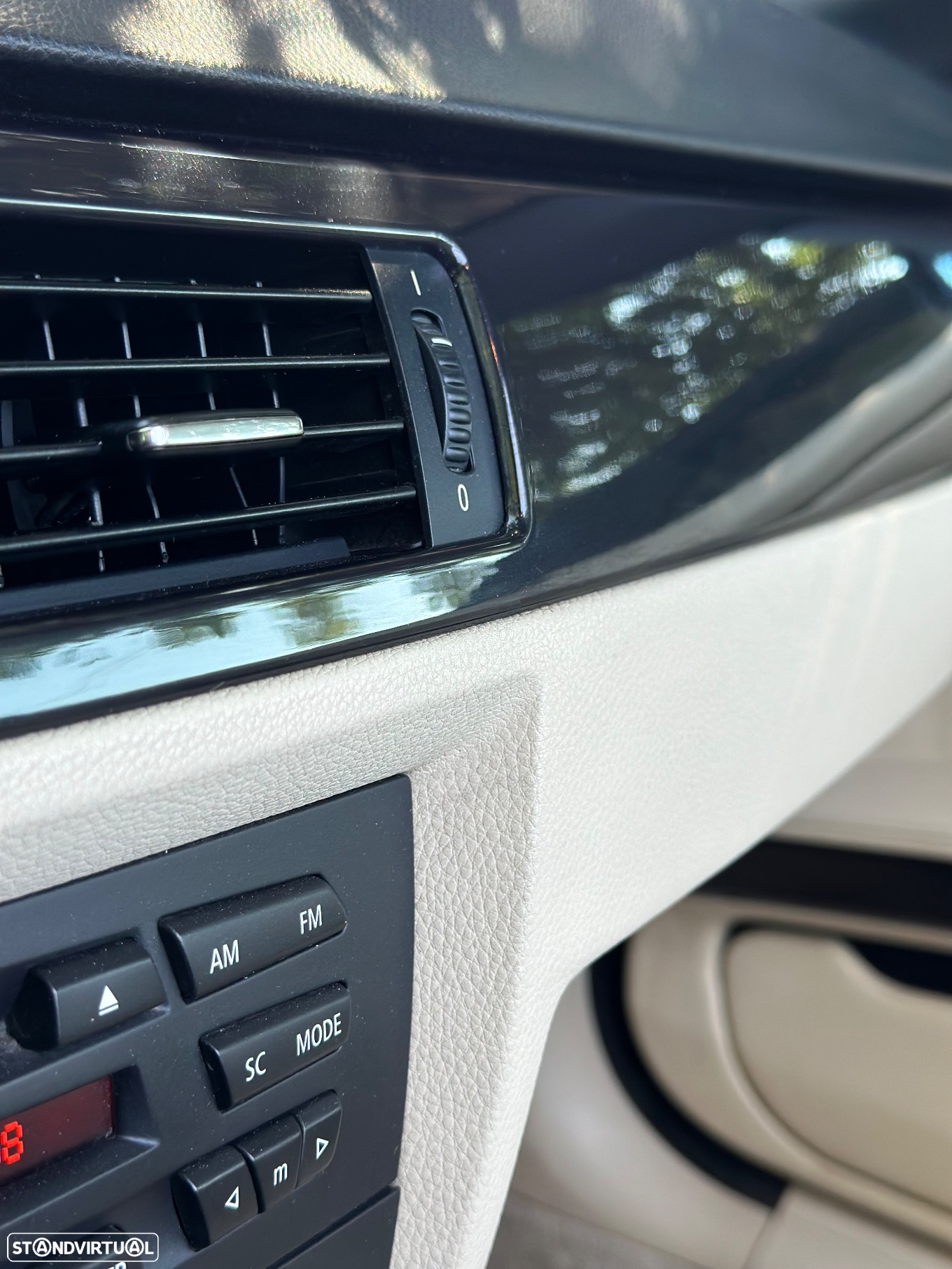 BMW 320 i Intense - 14