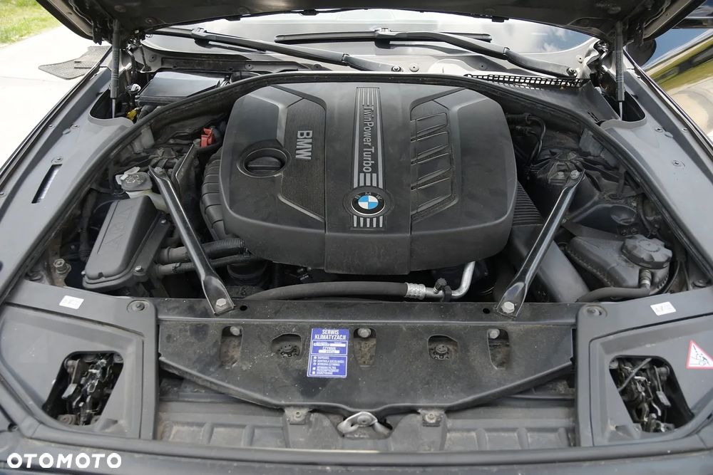 BMW Seria 5 525d - 37
