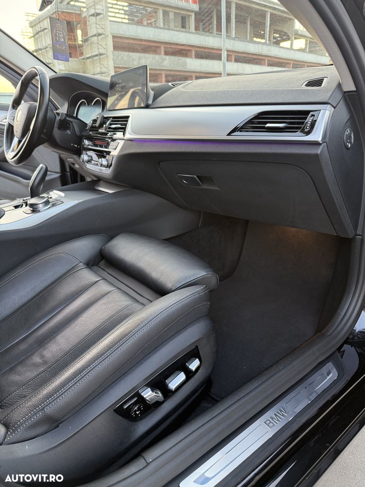 BMW Seria 5 520d AT - 28