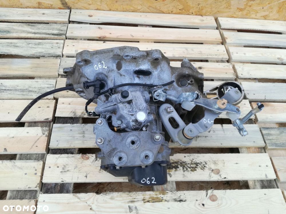 opel corsa d skrzynia biegów 17s9w374 manualna 1.3 diesel 75km 2010r - 3