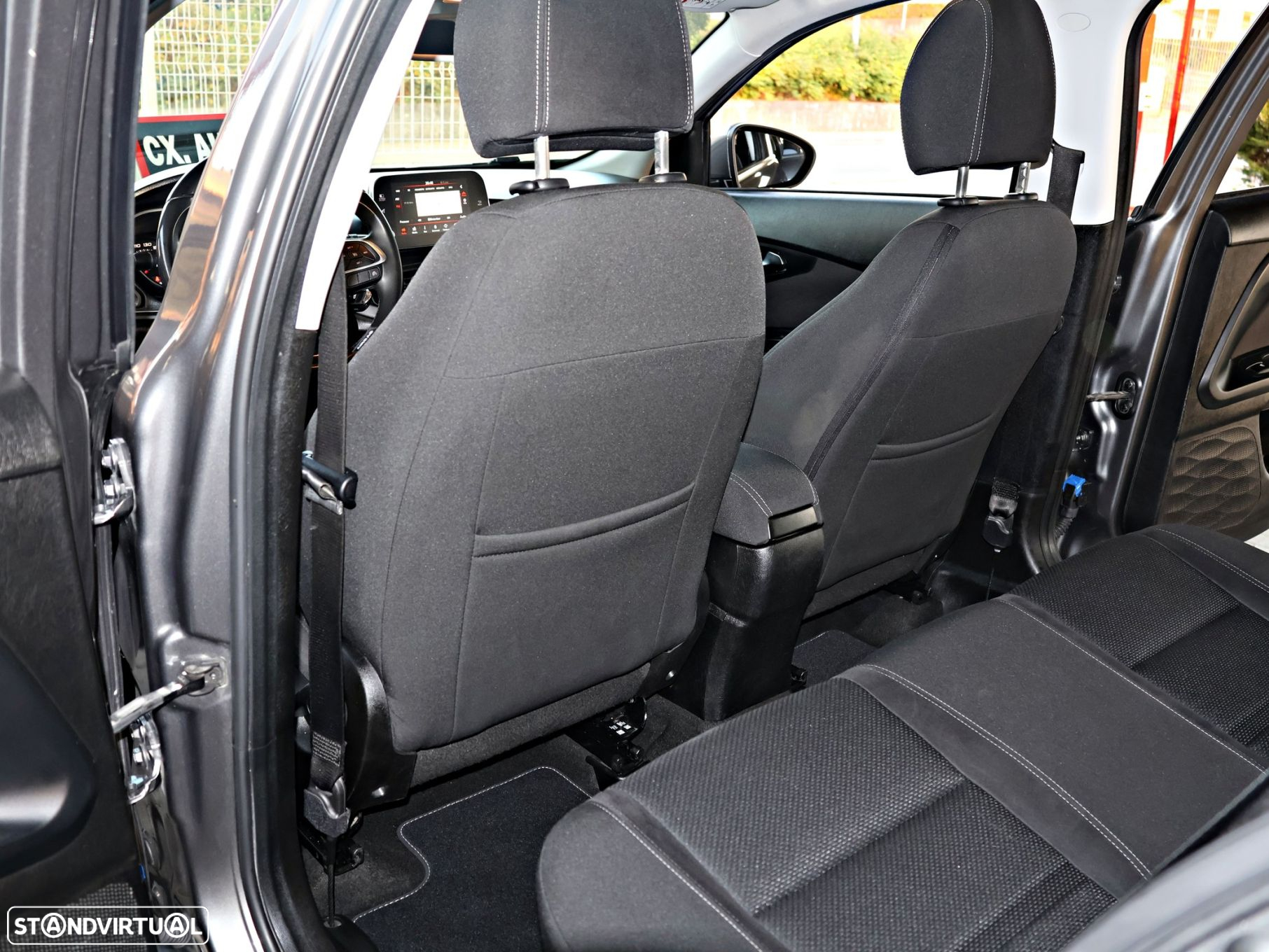 Fiat Tipo Station Wagon 1.6 M-Jet Lounge Tech J17 DCT - 27