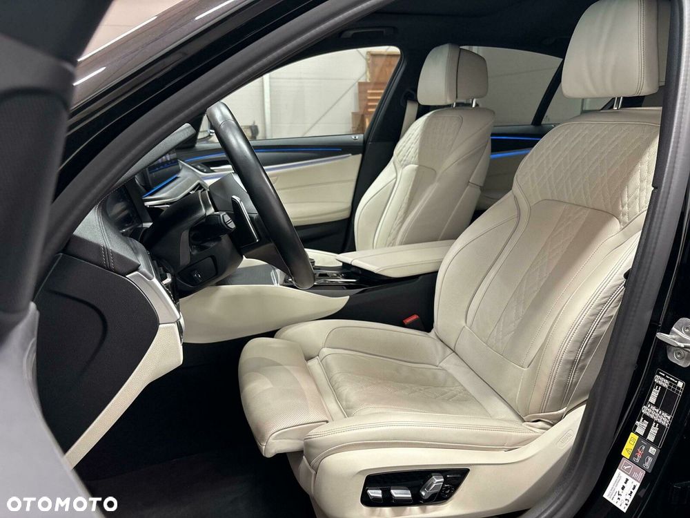 BMW Seria 5 520i mHEV M Sport sport - 9
