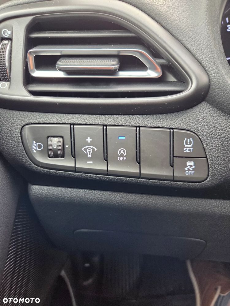 Hyundai i30 1.5 DPI Comfort - 10